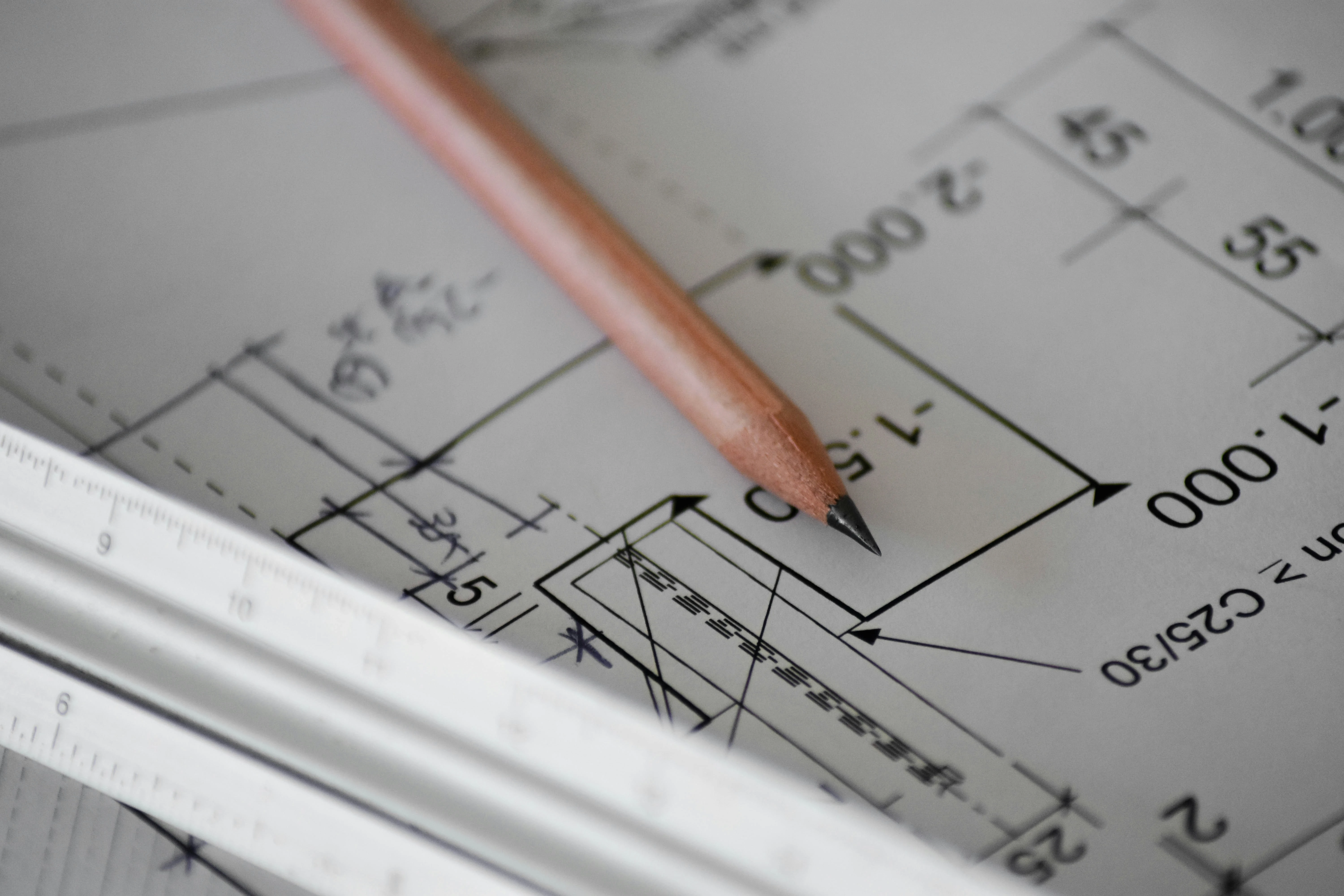 Planos eléctricos y documentación técnica de diseño